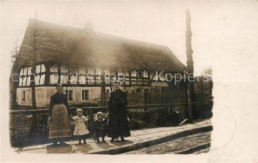 73789676 Bunzlau Niederschlesien Boleslawiec Muetter m. Kindern Fachwerkhaus