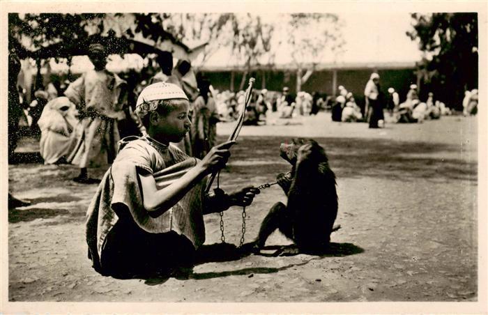 73868398 Casablanca Maroc Dresseur de singes Collection Scenes et Types