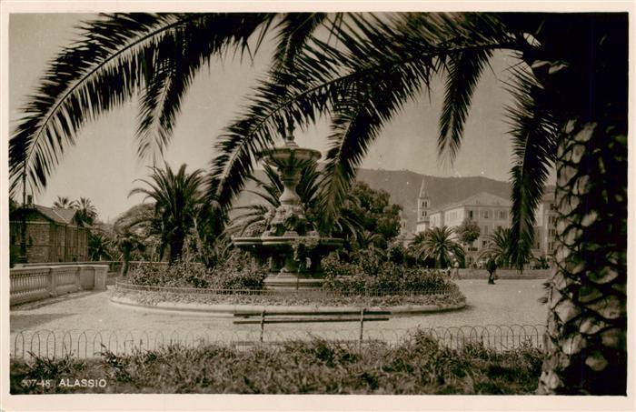 73916104 Alassio Liguria IT Panorama fontaine palmiers