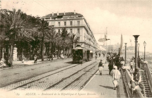 73965503 Strassenbahn Tramway-- Alger Boulevard de la Republique Square Bresson