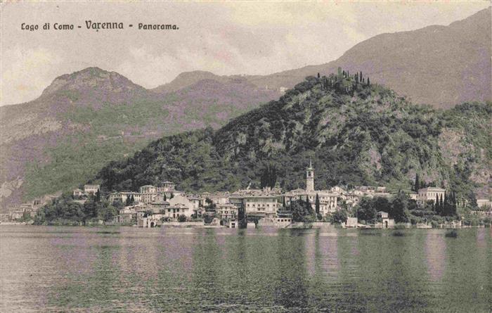 73971399 Varenna Lago di Como IT Panorama Blick ueber den Comer See