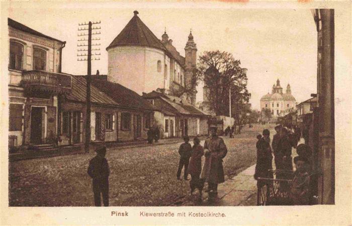 73974301 Pinsk Belarus Kiewerstrasse mit Kosteolkirche