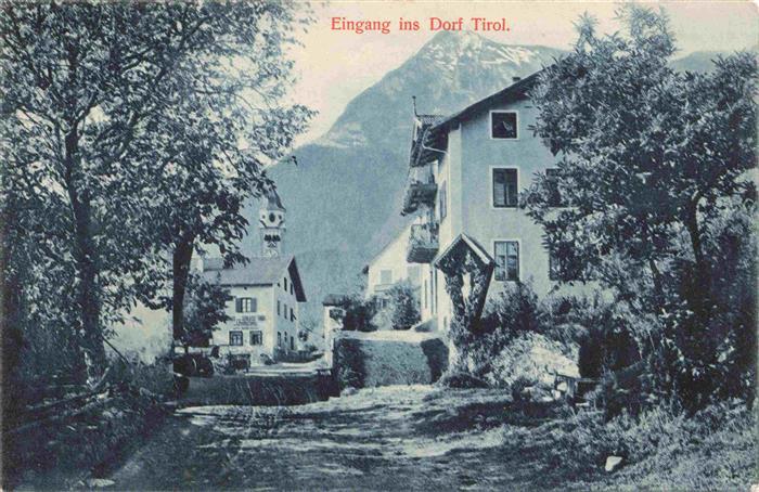 73977544 Dorf-Tirol Suedtirol IT Eingang ins Dorf