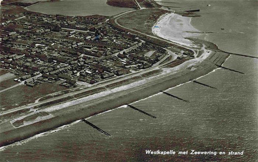 74013877 WESTKAPELLE Veere Zeeland NL met Zeewering en strand