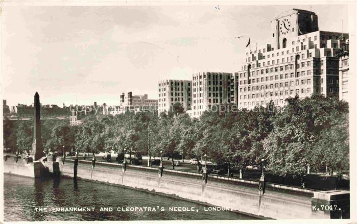 74017938 LONDON  UK The Embankment and Cleopatra's Needle