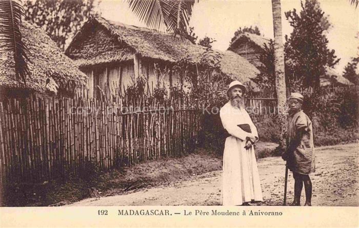 74019638 Madagascar Madagaskar Le Pere Moudene a Anivorano