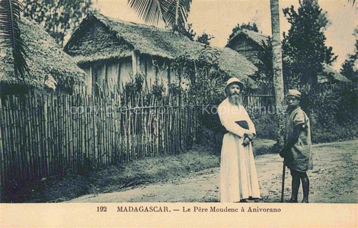 74021472 Madagascar Madagaskar Le Pere Moudene a Anivorano