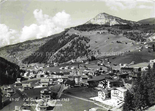 74022697 Wolkenstein Groeden Selva Val Gardena Suedtirol IT Panorama