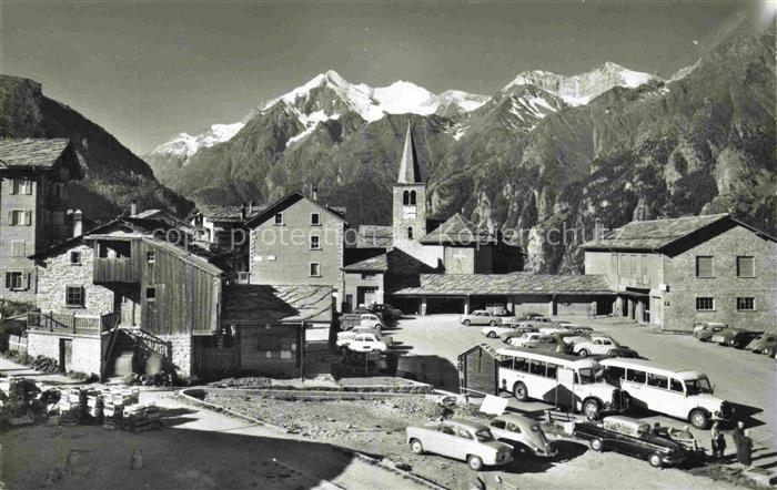 74017457 Postbus Postauto Omnibus Dorfplatz Kirche Graechen Wallis Weisshorn Bru