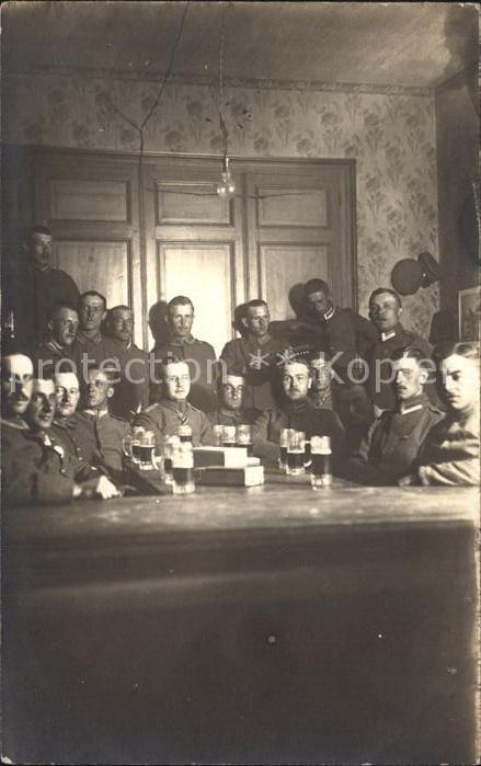 12300883 Militaria WK1 gruppenfoto bier