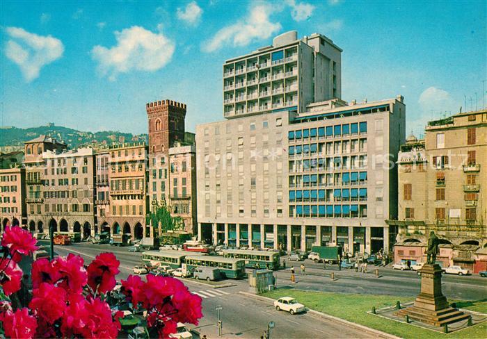 13247418 Genova Gênes Ligurie Piazza Caricamento et Monumento a Raffaele Rubattin