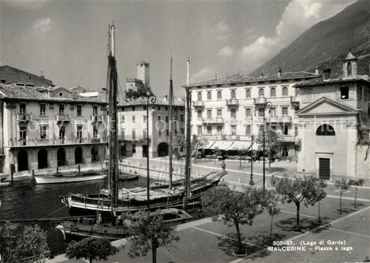 13330402 Malcesine Lago di Garda Piazza a lago