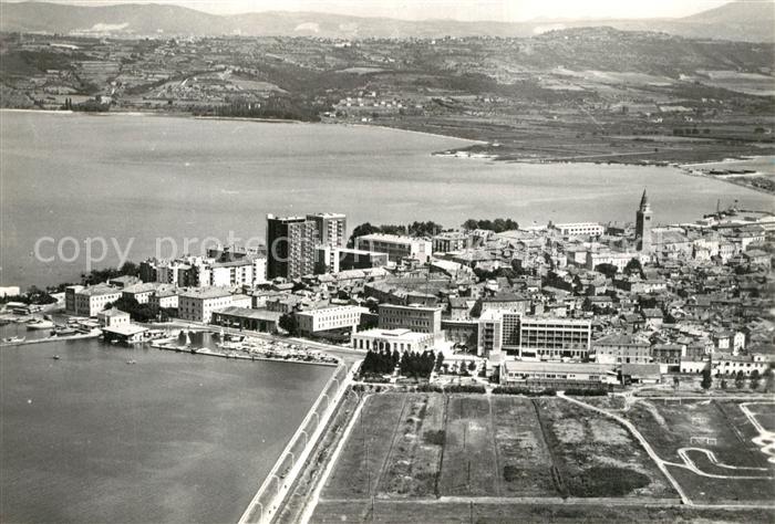 13597938 photo d'aviation de Koper