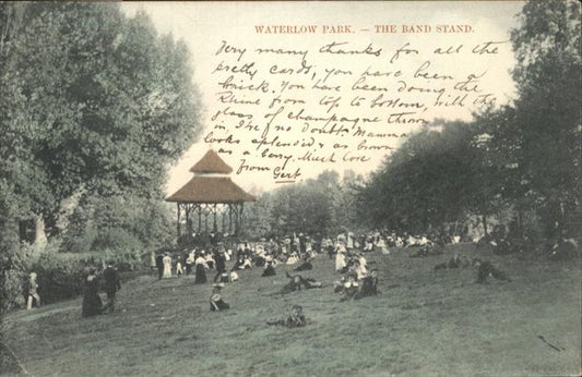 10986031 London Waterlow Park