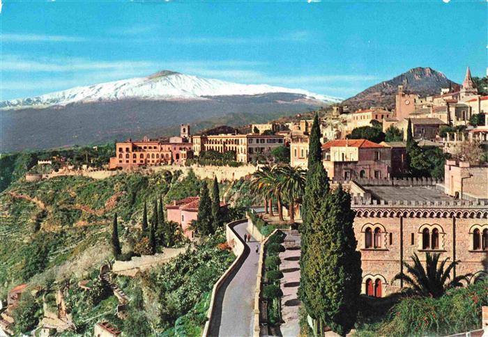 73993273 Taormina Sicilia IT Il San Domenico con la Via Roma