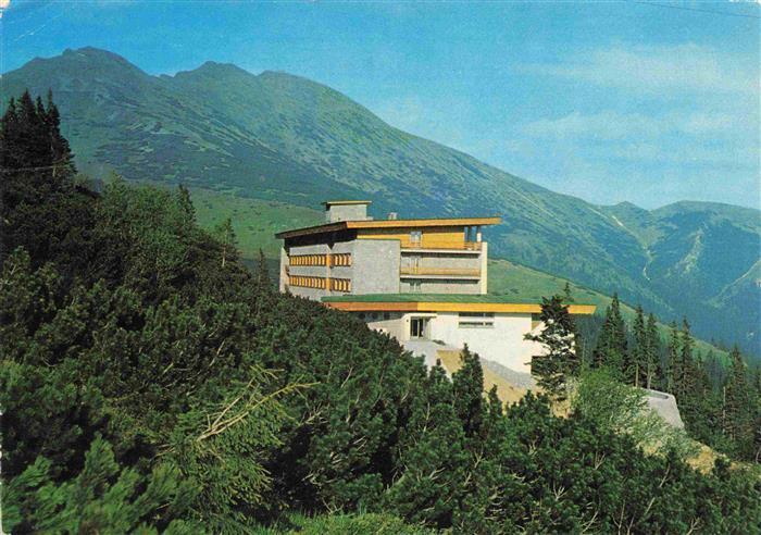 73994380 Nizke Tatry Slovakia Hotel Kosodrevina pod Chopkom v pozadi Dumbier