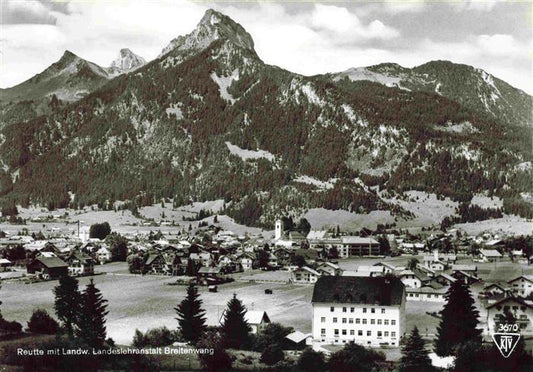 73996428 Reutte Tirol AT Panorama mit Landwirtschaftlicher Lehranstalt Breitenwa