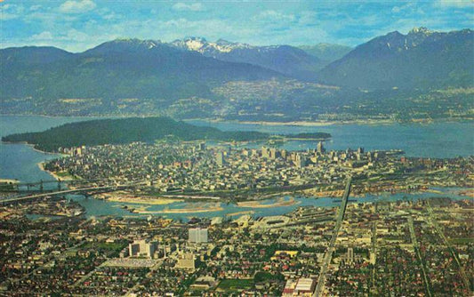 73999681 VANCOUVER BC Canada Vue aérienne du port et des montagnes du centre-ville