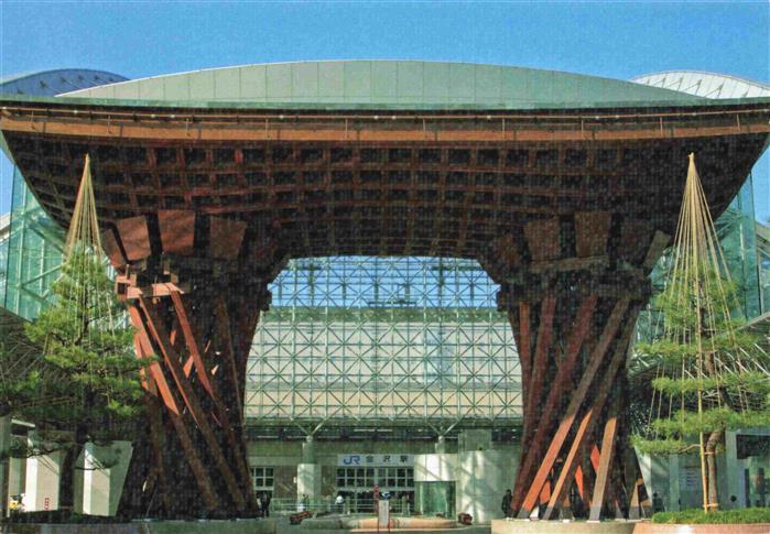 74000921 Kanazawa Japan The Tsuzumi drum gate at Kanazawa Station