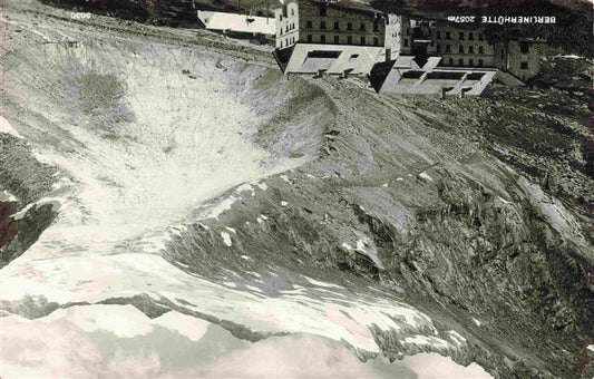 74000814 Berlinerhuette 2040 Zillertal AT mit Gletscher