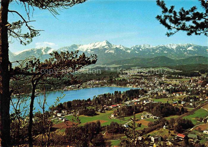 74002860 Velden  Woerthersee AT Blick auf die Bucht mit Mittagskogel und Julisch