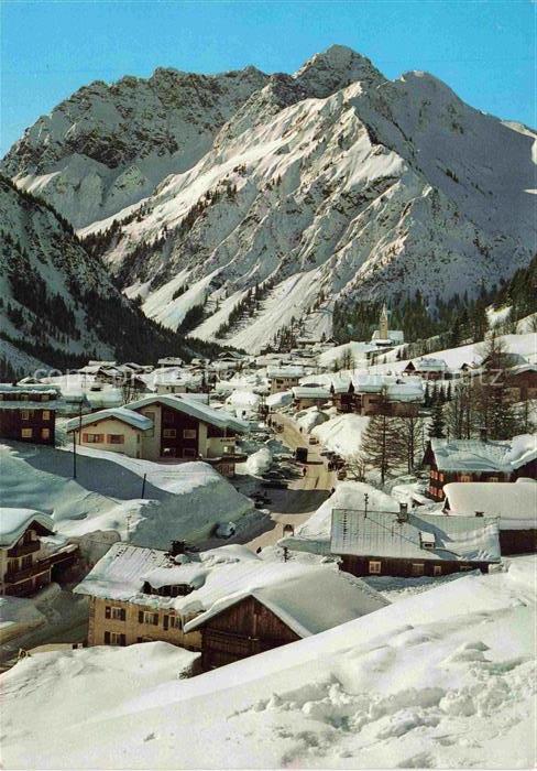 74005067 Mittelberg Kleinwalsertal AT Panorama Wintersportplatz mit Widderstein