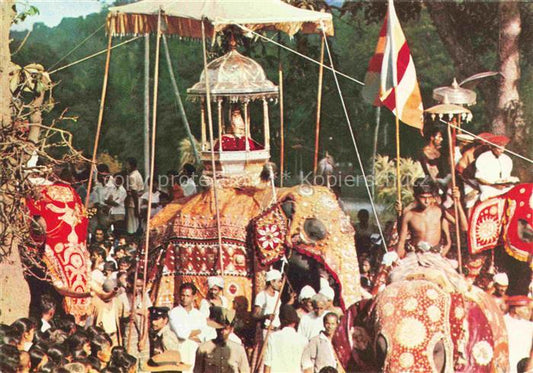 74005970 SRI LANKA Ceylon Kandy Perahera Clourful Procession Hero