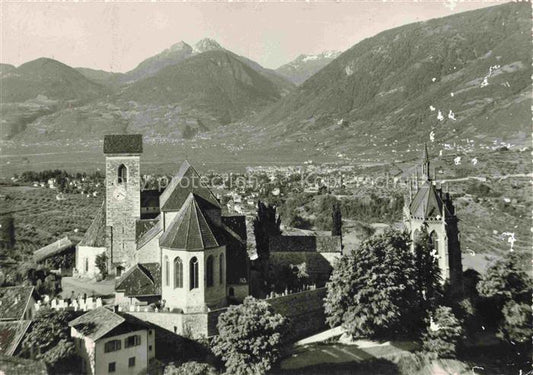 74010039 Schoenna Scena Meran IT Panorama Schloss Kirche