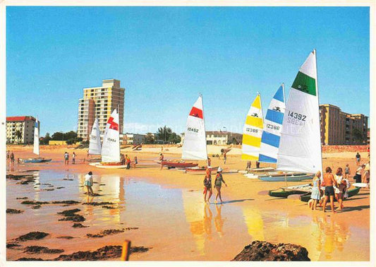 74010910 Port Elizabeth  Southafrica Hobie cat Racing a popular pastime at Summe