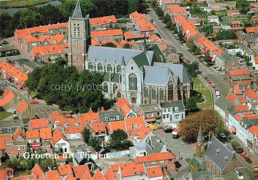 74016247 Tholen Ned. herv. kerk luftfoto