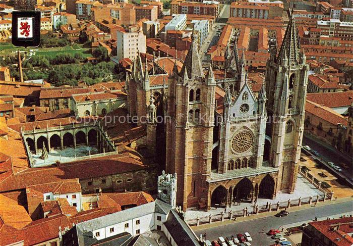 74017709 Leon Castilla y Leon ES La catedral vista aérea