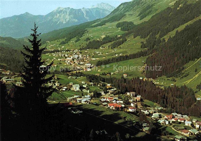 74017925 Hirschegg Kleinwalsertal Vorarlberg AT Riezlern mit Nebelhorn