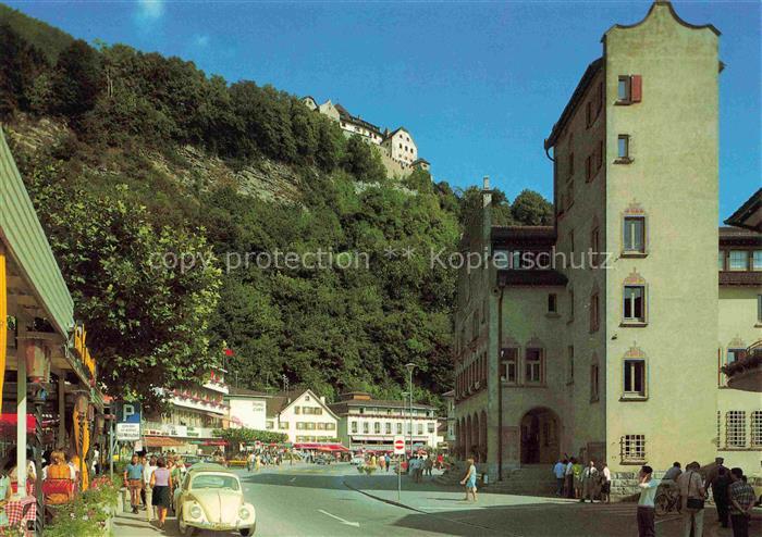 74018215 Vaduz Liechtenstein FL Hauptstrasse mit Schloss