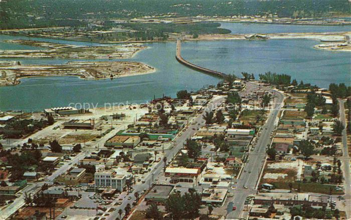 74018323 St Petersburg Florida USA Showing Corey Causeway across Boca Ciega Bay