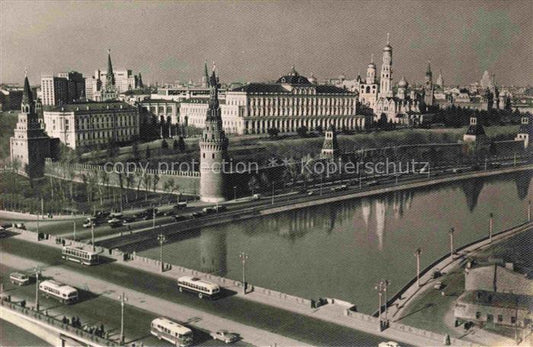 74024480 MOSCOW  Moskau Moscou RU View of the Kremlin