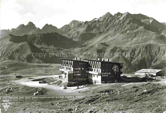 74024642 HEILIGENBLUT Kaernten AT Grossglockner Hochalpenstrasse mit Hotel Walla