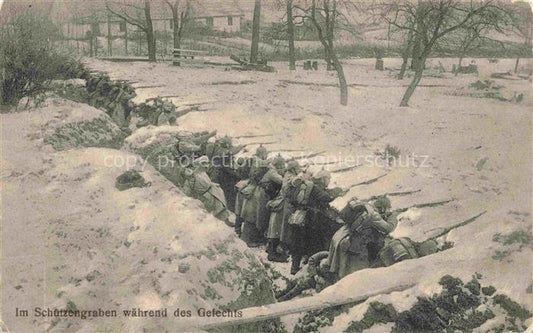 74030036 Schuetzengraben Militaria waehrend des Gefechts Soldaten