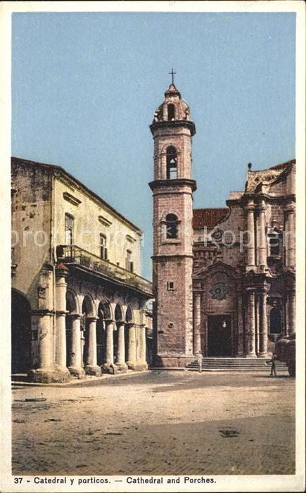 11735128 Habana Cathédrale et portiques de La Havane