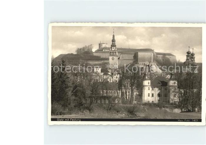 11719991 Glatz Niederschlesien Ortsansicht mit Kirche und Festung