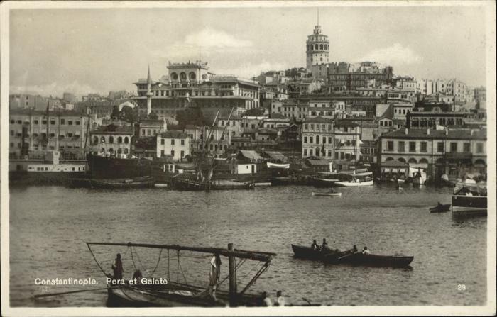 11321750 Navire du port de Constantinople Istanbul Pera et Galate