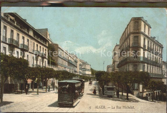 11569003 Alger Algérie La Rue Michelet avec tramway