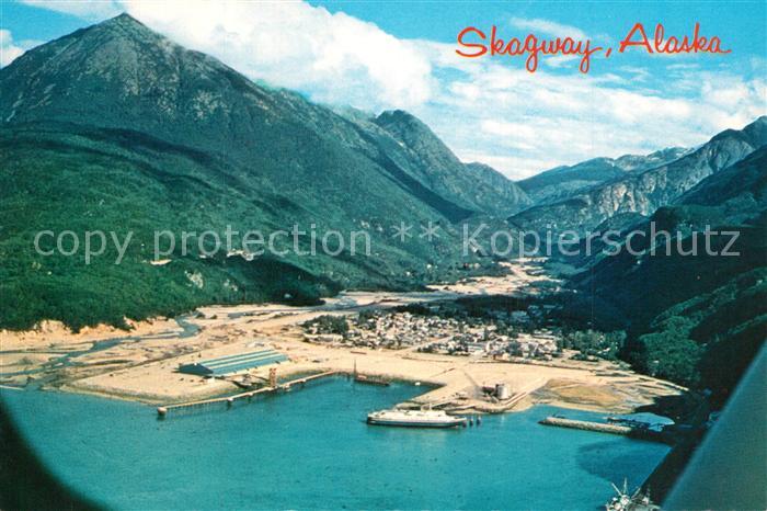 73580559 photo aérienne du port naval de Skagway