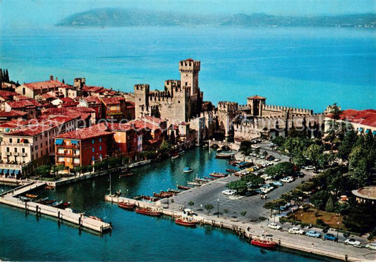 73635542 Sirmione Lago di Garda Il porto Castello veduta aerea