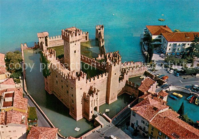 73682179 Sirmione Lago di Garda Castello Scagliero Fliegeraufnahme