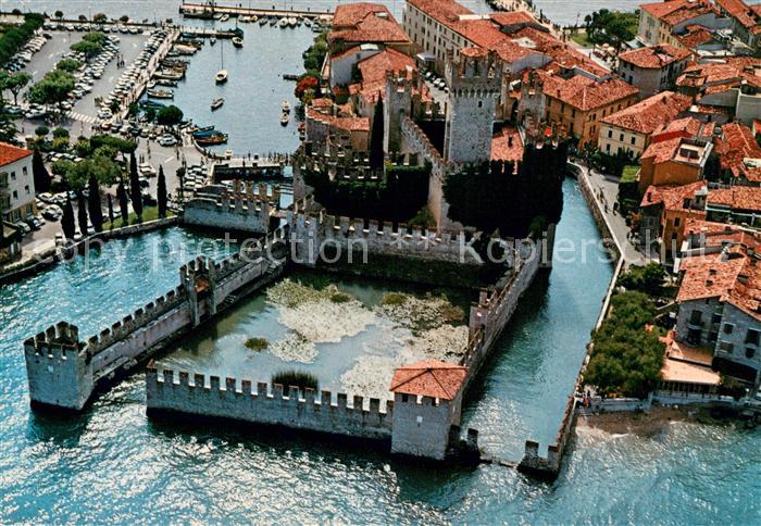 73682181 Sirmione Lago di Garda Castello Scagliero Fliegeraufnahme