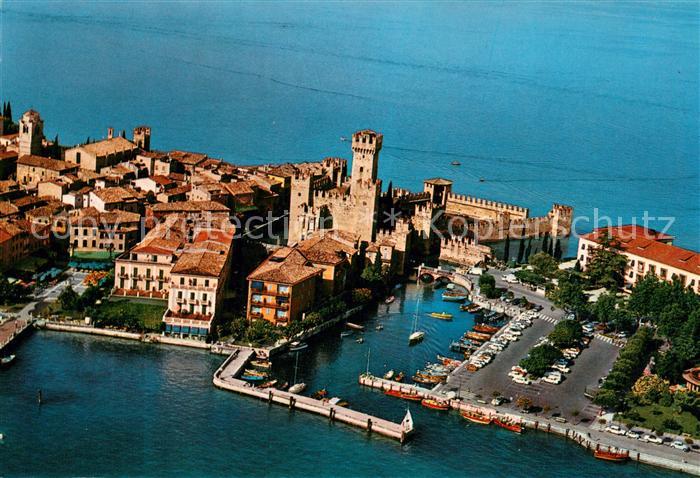 73682183 Sirmione Lago di Garda Castello Scagliero Fliegeraufnahme