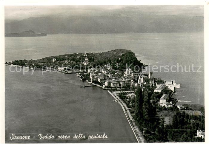 73710221 Sirmione Lago di Garda Veduta aerea della penisola