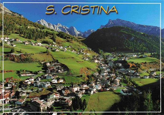 73978930 St Christina Groeden IT Panorama Blick gegen die Geislergruppe Dolomite