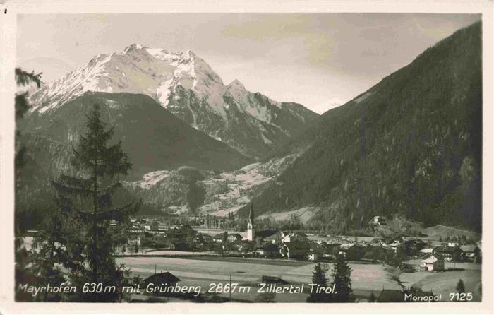 73981647 Mayrhofen Zillertal Tirol AT Panorama Blick gegen Gruenberg Zillertaler