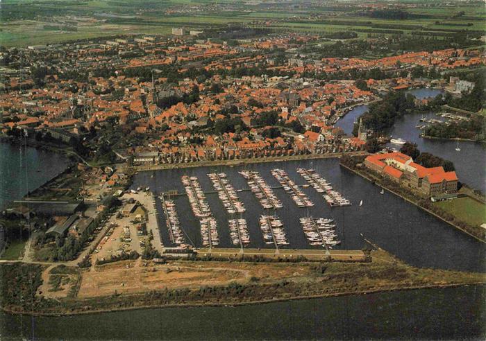 73984744 Hoorn Terschelling NL Fliegeraufnahme mit Yachthafen